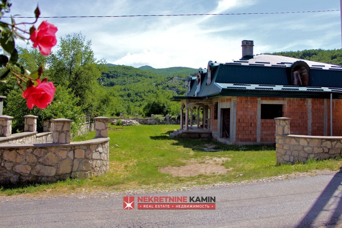 Two Buildings on a Fenced 1,296 m² Plot, Cetinje
